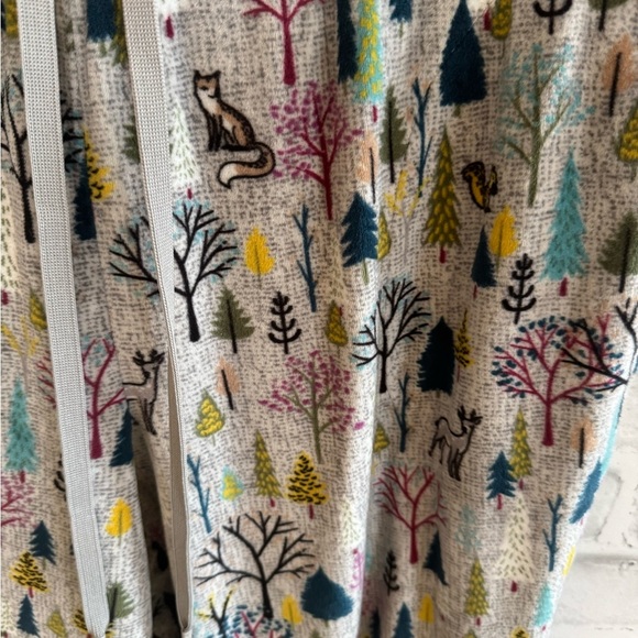 Secret Treasures gray forest critters pajama bottoms super soft Small 4/6 - Picture 3 of 5